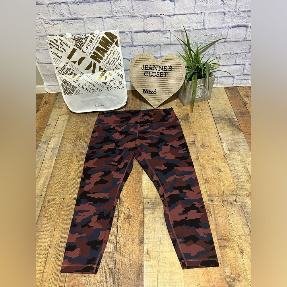 Lululemon Wunder Train High-Rise Tight 25"
Heritage 365 Camo Smoky Red Night Sea
